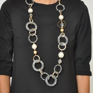 Collar largo de aros enlazados