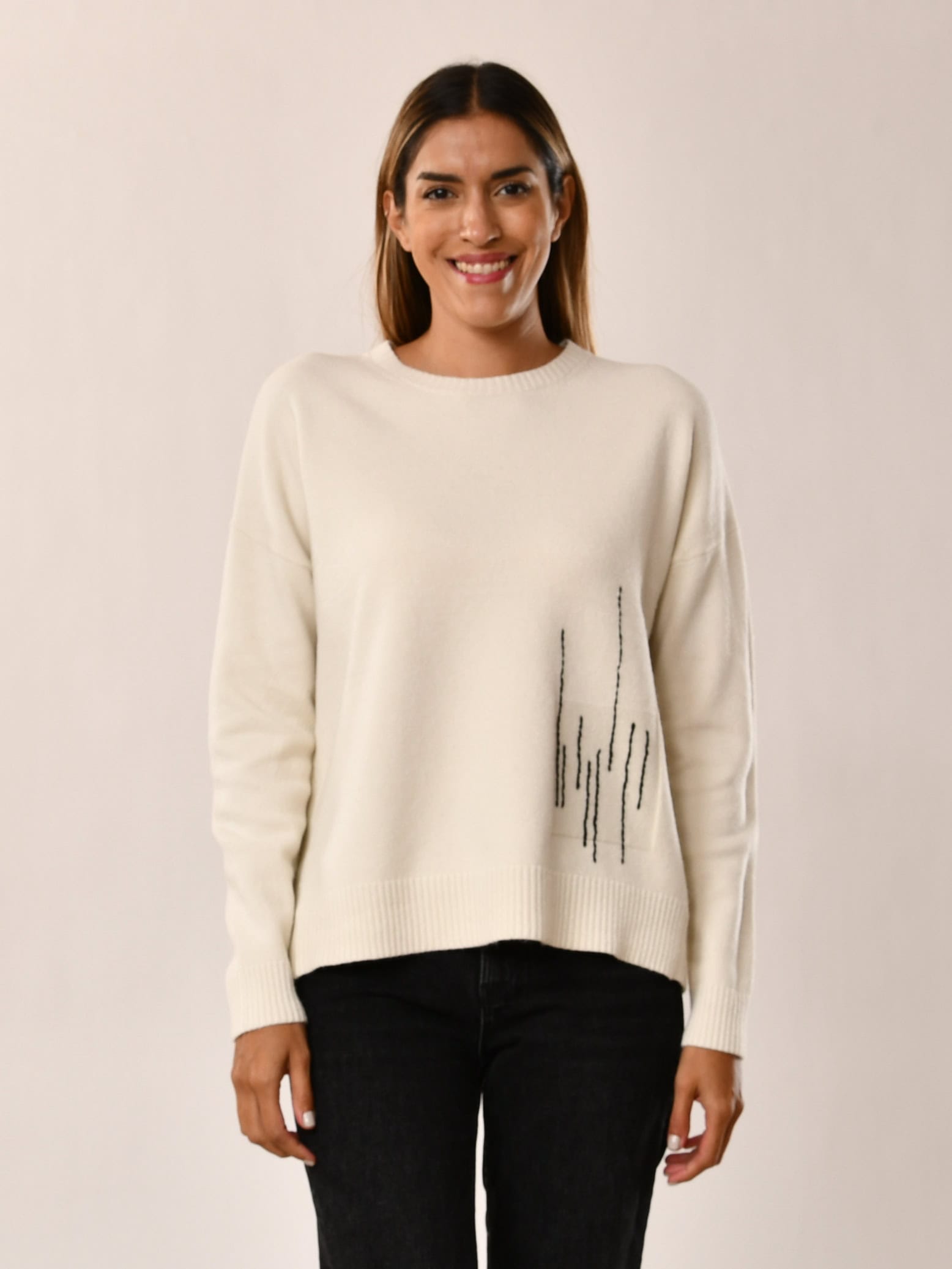 Jersey de mujer con bordado discreto y tacto suave - Imagen 3
